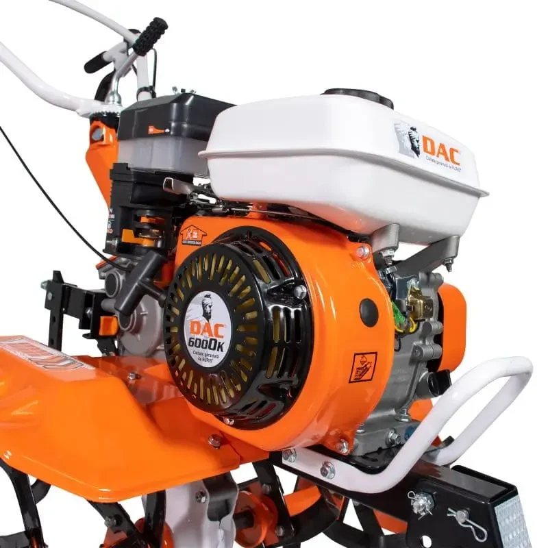 motosapa-semiprofesionala-DAC-6000K-3 Motosapa pe benzina Ruris DAC 6000K, putere 7 CP, 208 CC, 4 timpi, 2+1 viteze, 83 cm latime lucru, 29 cm adancime lucru, contine: freze + roata