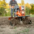 Motosăpătoare profesională RURIS 751KS Start, motor 9.5 CP, lățime reglabilă 640–900 mm, transmisie în baie de ulei, iluminare LED și compatibilitate cu multiple accesorii agricole.