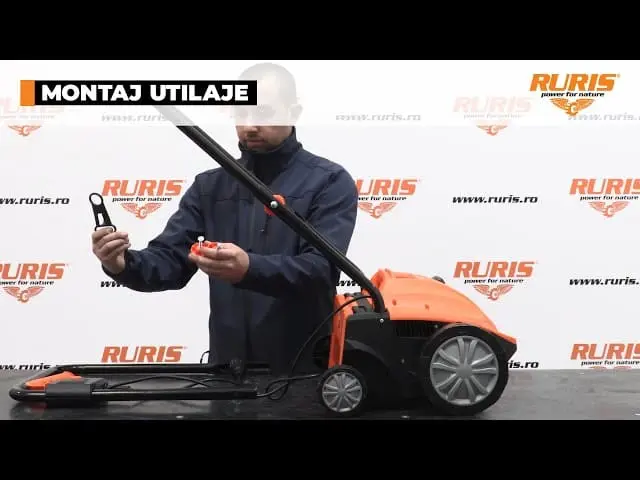 scarificator-gazon-electric-ruris-rxe888-1500w-320mm-doua-functii-sac-colector-otel-galvanizat-video Scarificator gazon electric RURIS RXE888, 1500 W, lățime de lucru 320 mm, două funcții (oxigenare și eliminare resturi), sac colector ergonomic, cuțite/perie din oțel galvanizat